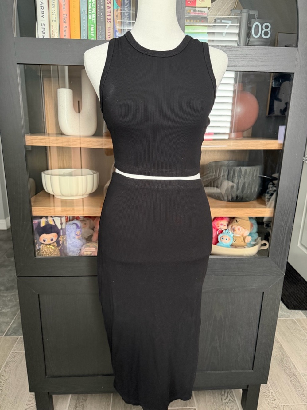 Women's Black Ribbed Midi Skirt - Sleek High-Waist Style